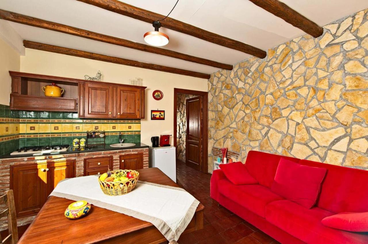 Horse House Apartment Ragalna Luaran gambar